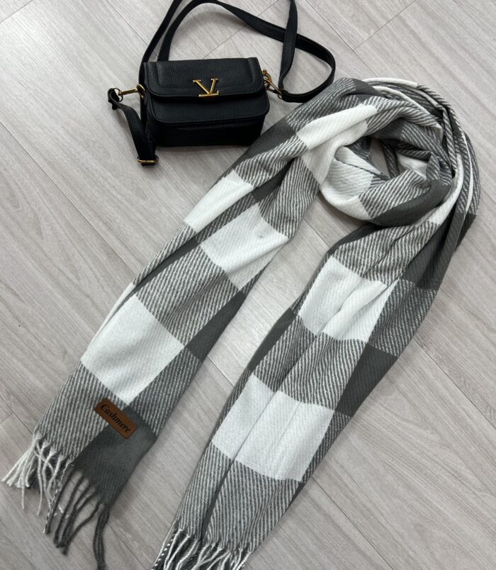 lenço flanelado xadrez cinza