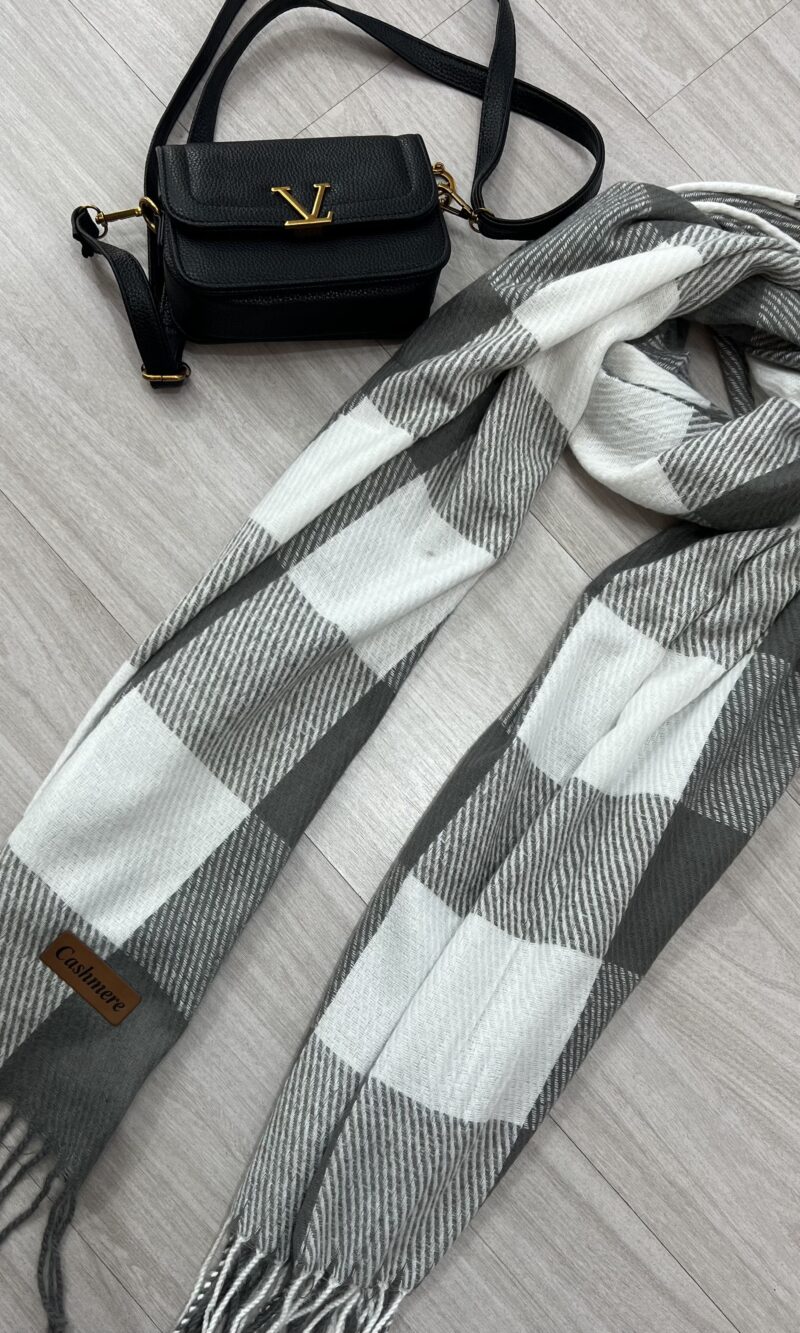 lenço flanelado xadrez cinza
