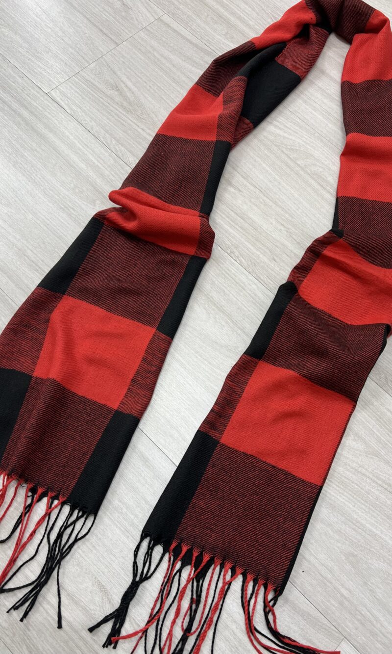 lenço xadrez preto/vermelho