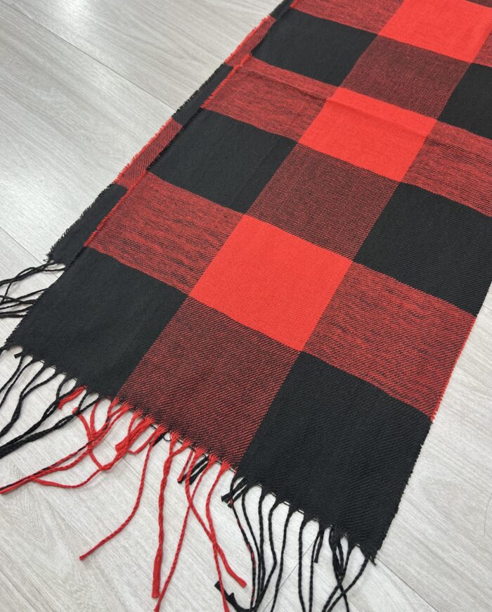 lenço xadrez preto/vermelho
