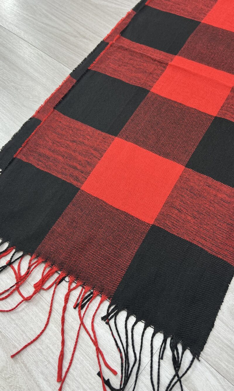 lenço xadrez preto/vermelho