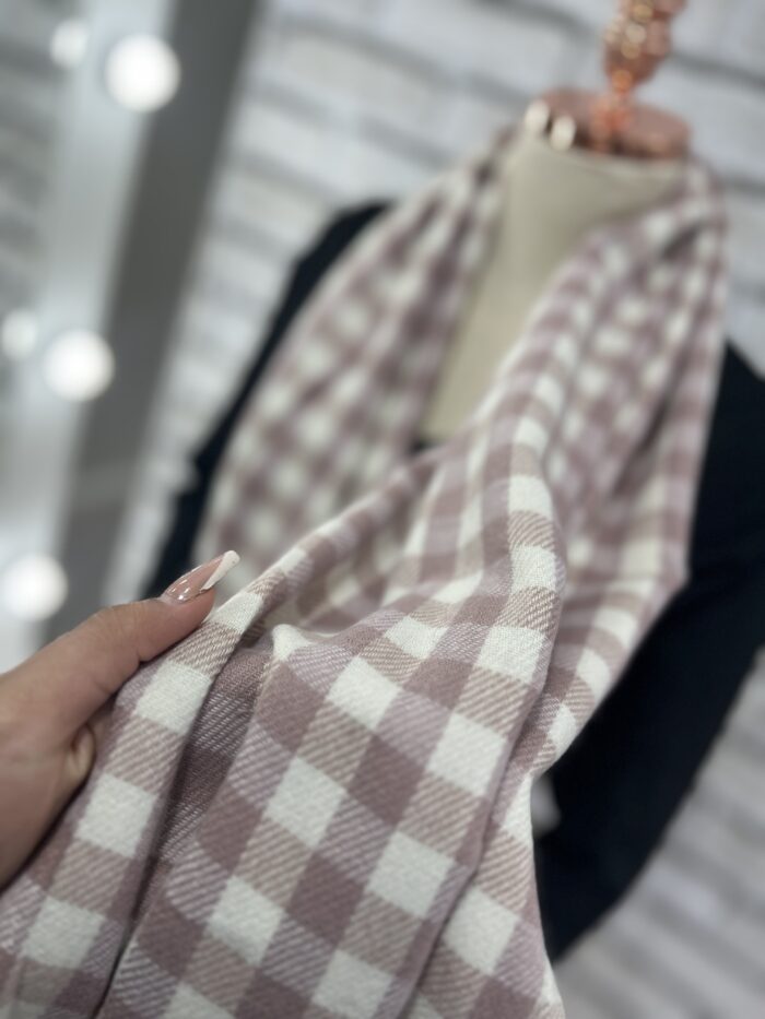 lenço flanelado xadrezinho lilás/off white lenço flanelado xadrezinho lilás/off white