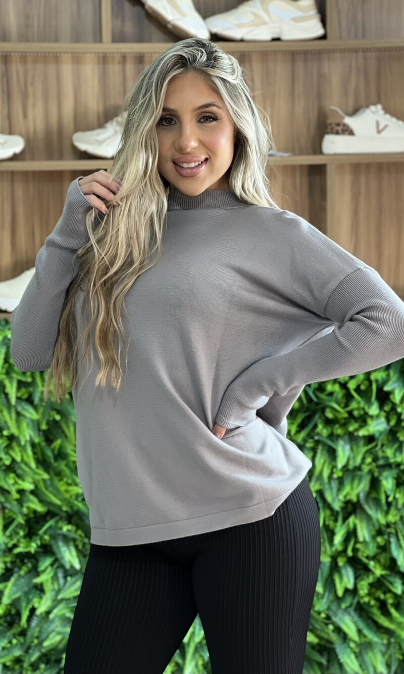 blusa alongada max cinza