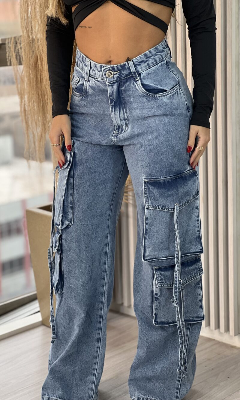 calça jeans cargo wide leg pequim lavagem clara