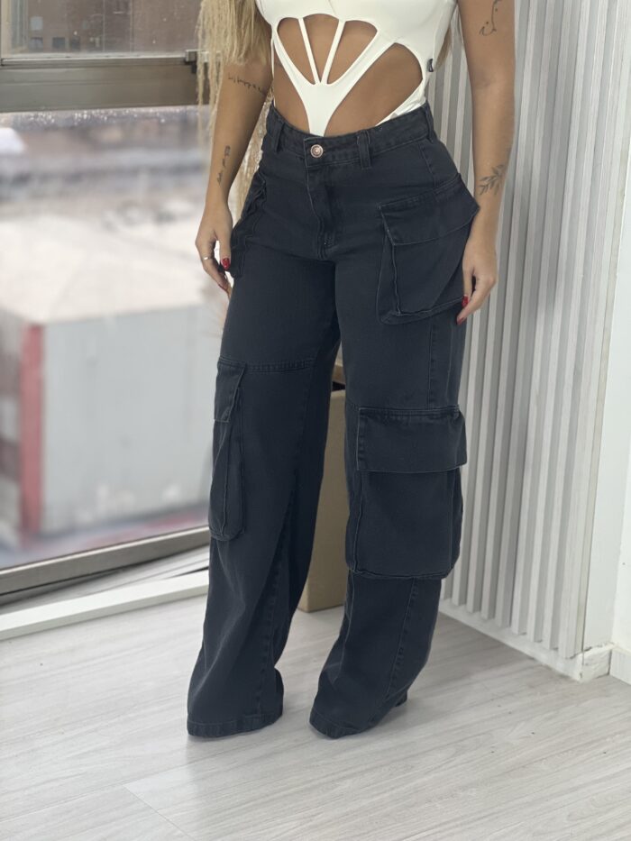 calça jeans cargo wide leg ludmila