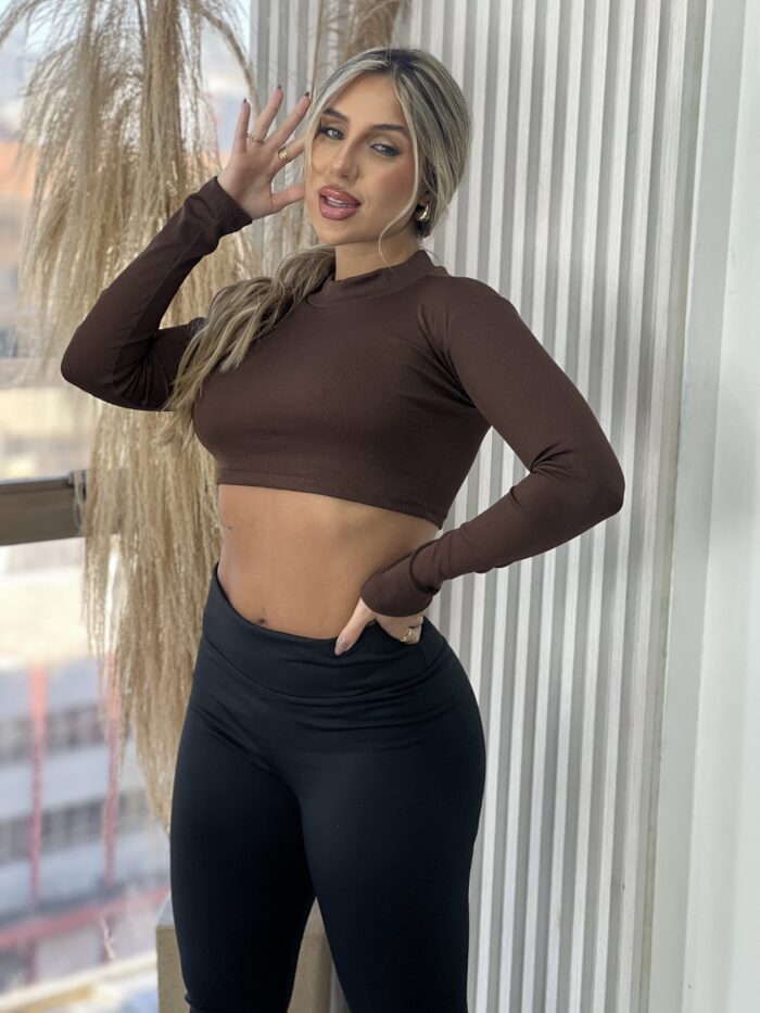 cropped manga longa marrom