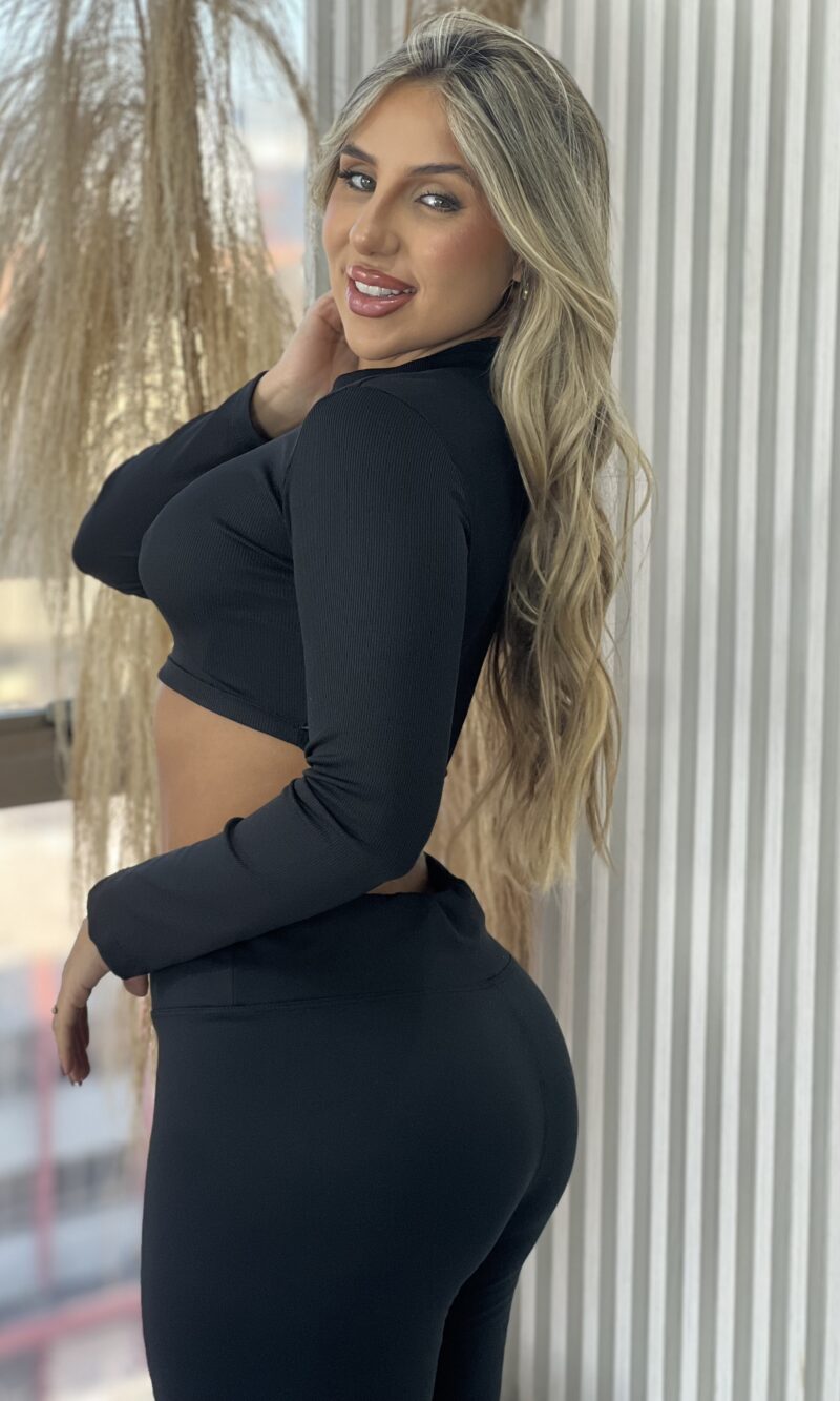 cropped manga longa preto