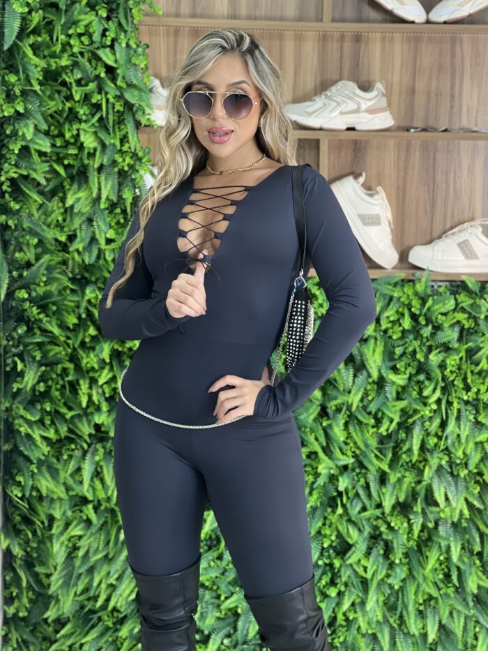 macacão longo canelado preto macacão longo canelado preto