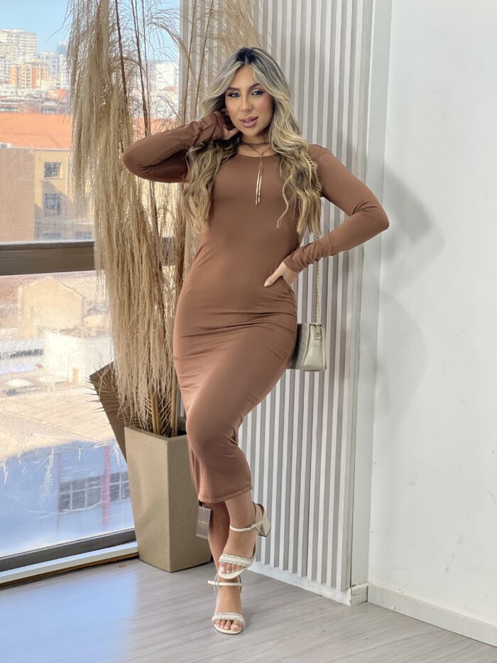 vestido midi manga longa capitu marrom