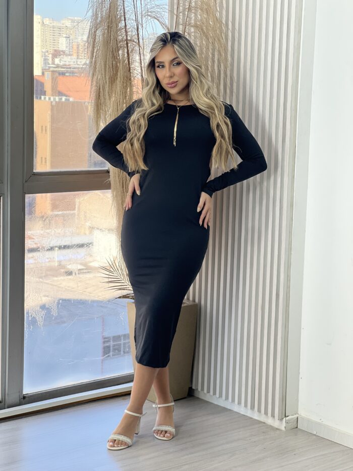 vestido midi manga longa capitu preto