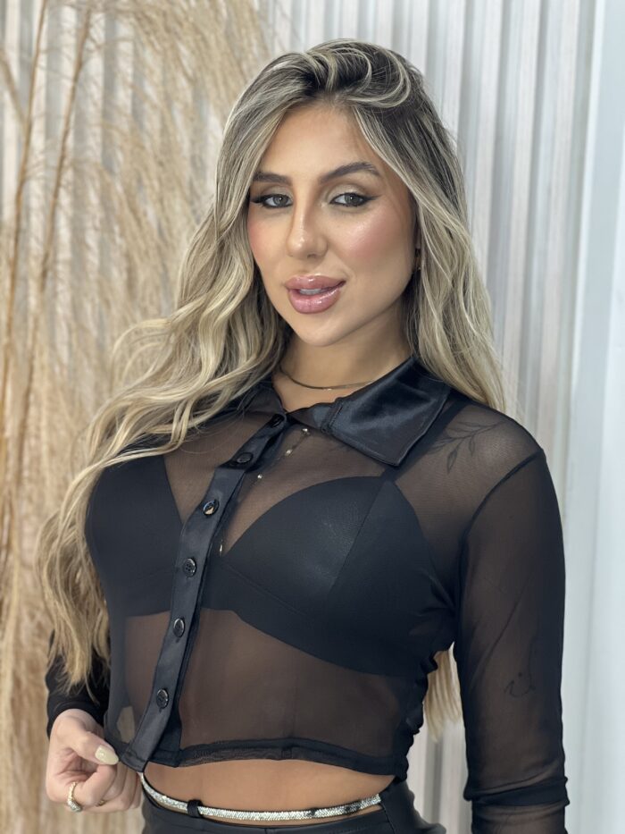 camisa cropped tule preto