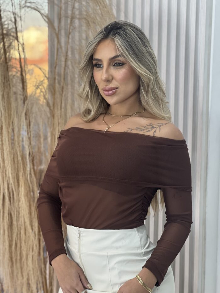 body ana júlia marrom