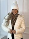 touca peluciada pompom branco