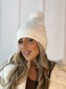touca peluciada pompom branco