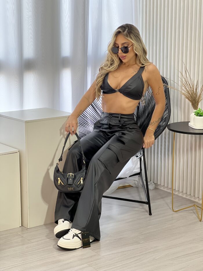 top courino fake natasha preto top courino fake natasha preto