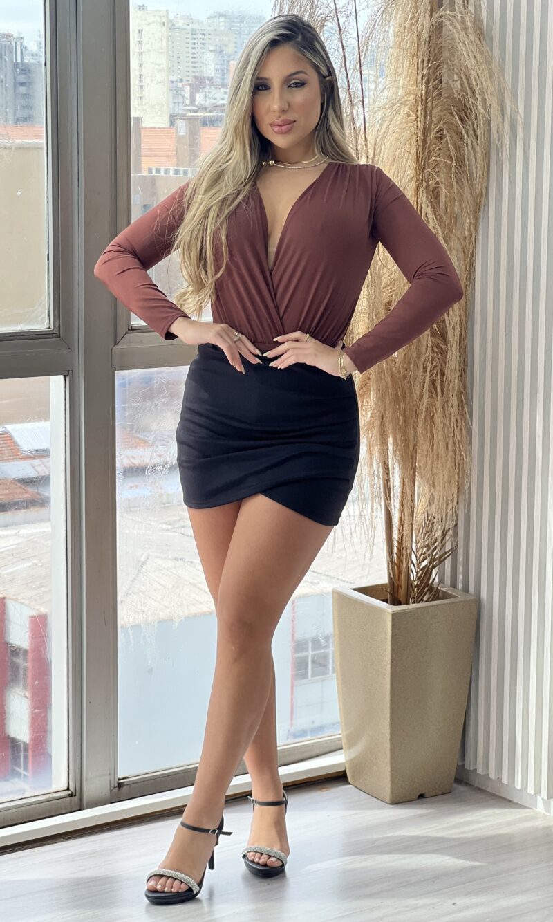 saia com short boni preto