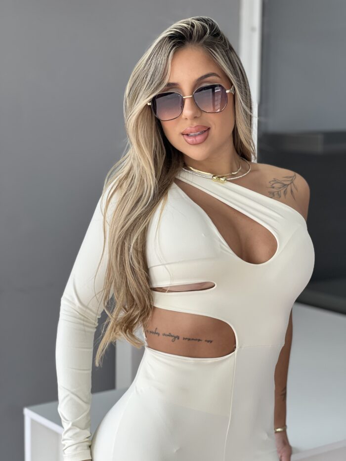 macacão poliamida kate creme macacão poliamida kate creme