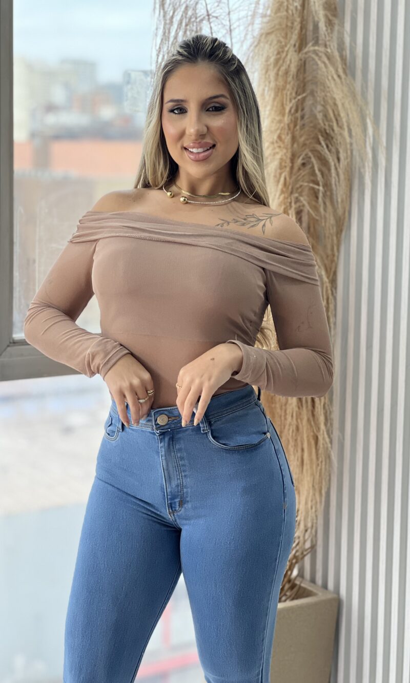 body ana júlia nude