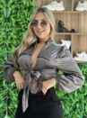 camisa cropped acetinado cinza chumbo