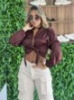 camisa cropped acetinado bordo