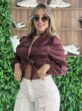 camisa cropped acetinado bordo