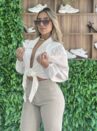 camisa cropped acetinado off white