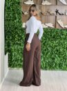 calça alfaiataria pantalona helena marrom