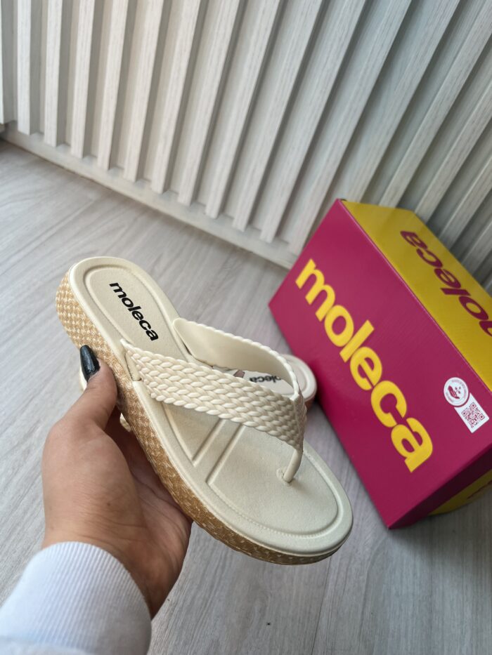 chinelo tira pronta off white moleca 5548 307 chinelo tira pronta off white moleca 5548 307