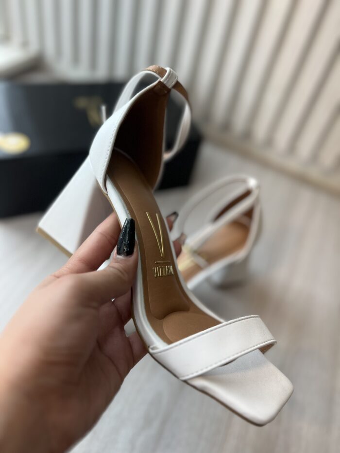 sandÁlia bÁsica pelica branco vizzano 6464 102