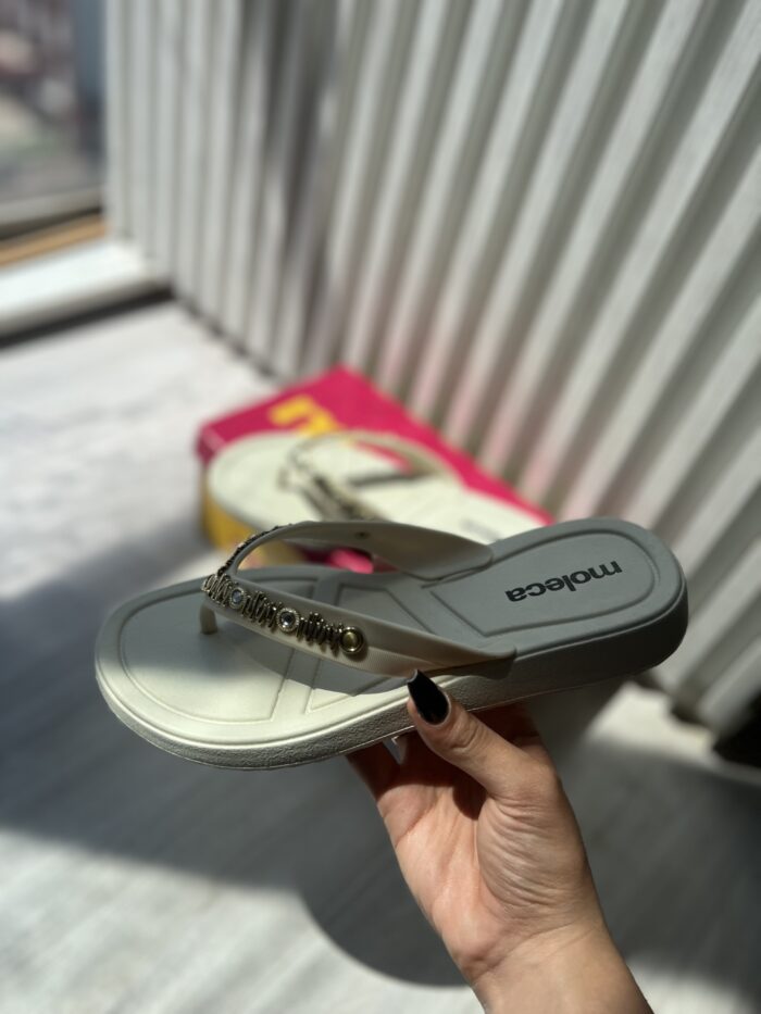 rasteira chinelo pedraria moleca off white 5548 108 rasteira chinelo pedraria moleca off white 5548 108