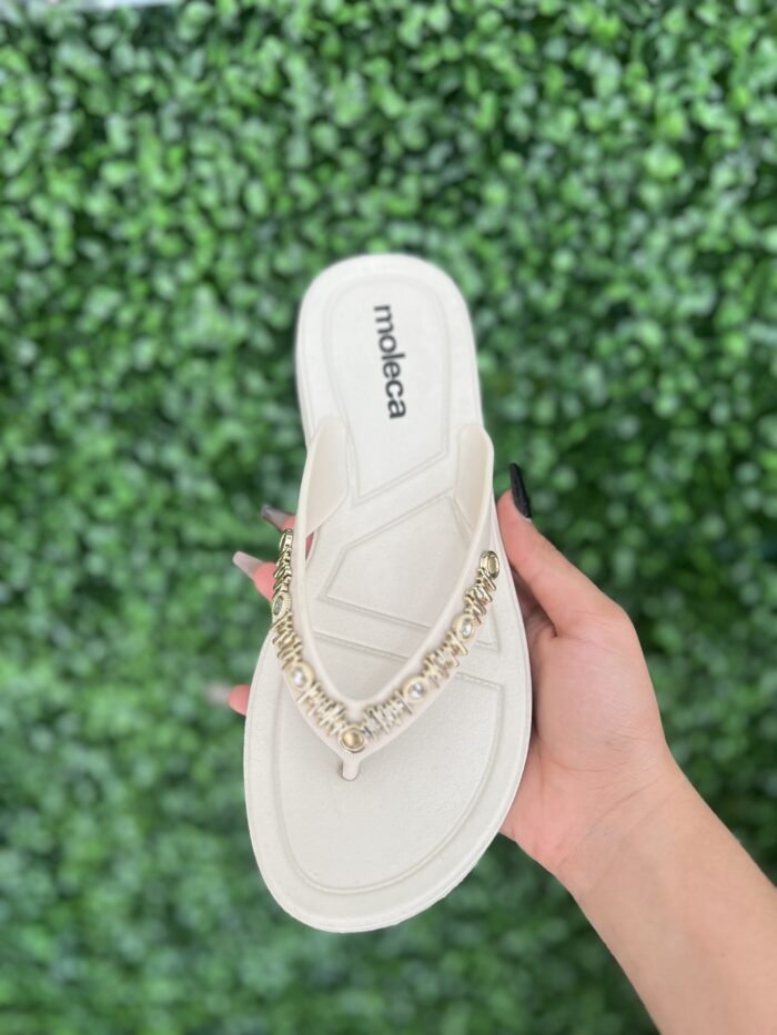 rasteira chinelo pedraria moleca off white 5548 108 rasteira chinelo pedraria moleca off white 5548 108