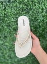 rasteira chinelo pedraria moleca off white 5548 108