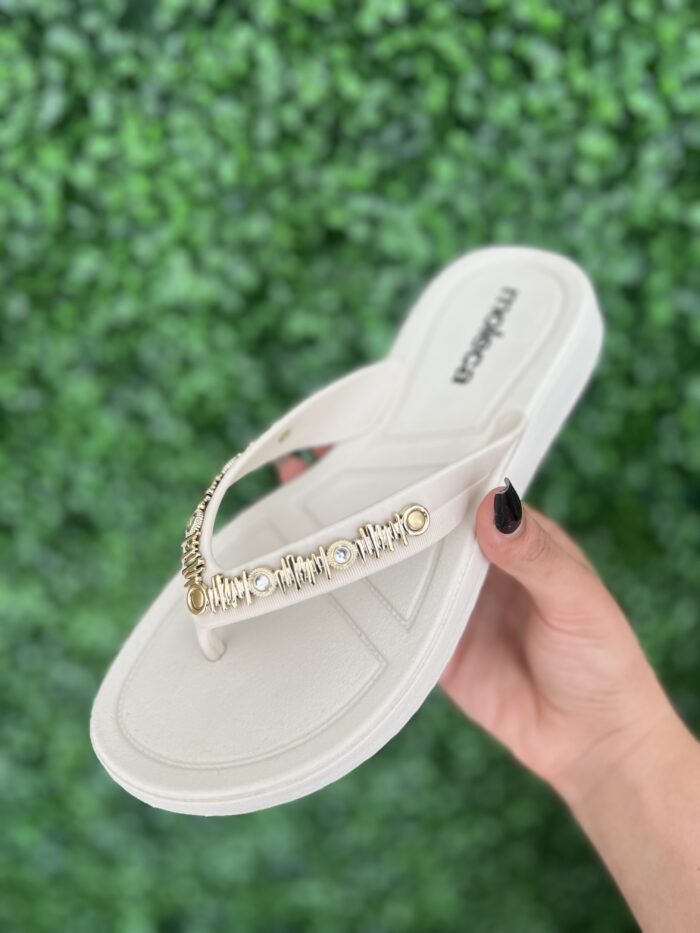 rasteira chinelo pedraria moleca off white 5548 108 rasteira chinelo pedraria moleca off white 5548 108