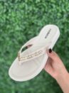 rasteira chinelo pedraria moleca off white 5548 108