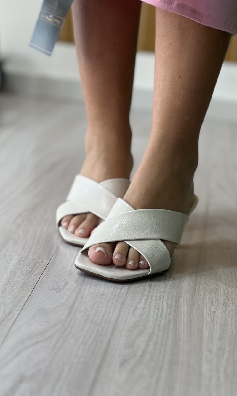 tamanco salto fino fashionista off white moleca 5523 107