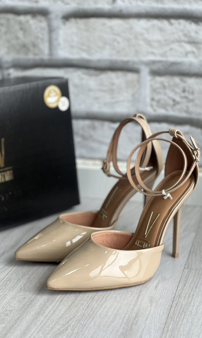 scarpin salto fino verniz bege vizzano 1024 102