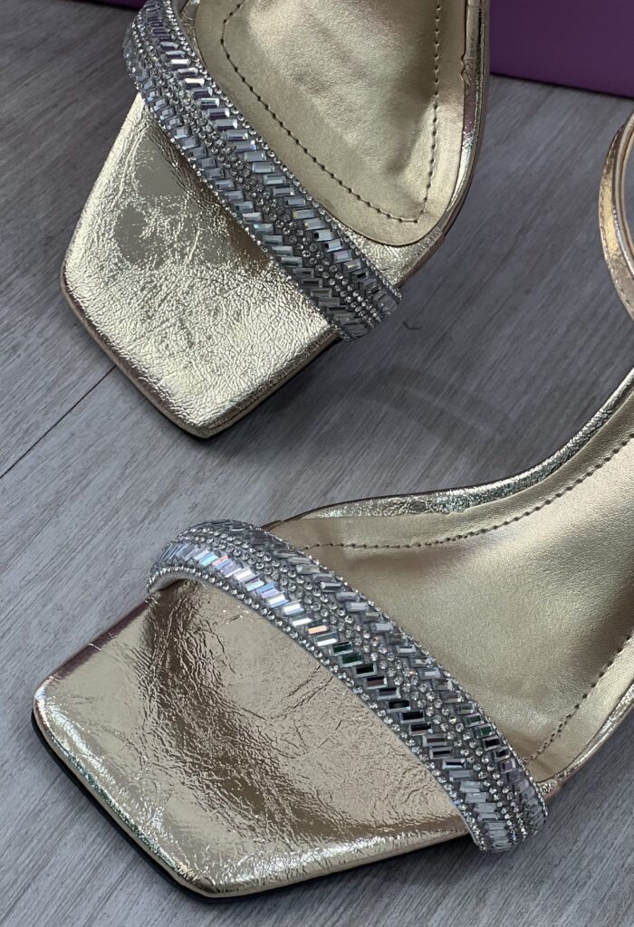 sandalia strass salto fino dourado via marte 298 001 01 sandalia strass salto fino dourado via marte 298 001 01