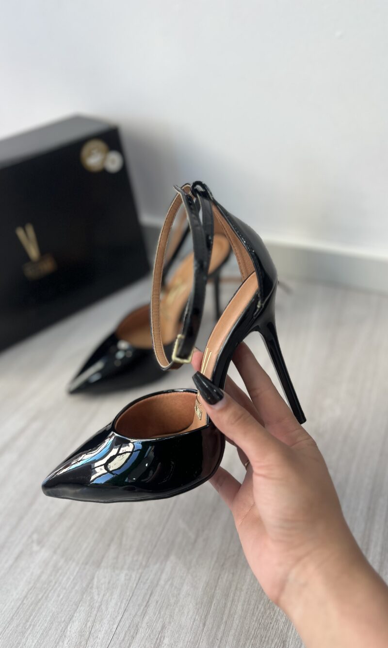 scarpin salto fino verniz preto vizzano 1421 102