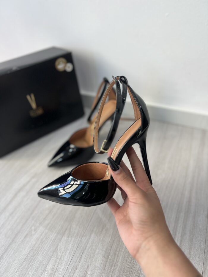 scarpin salto fino verniz preto vizzano 1421 102 scarpin salto fino verniz preto vizzano 1421 102