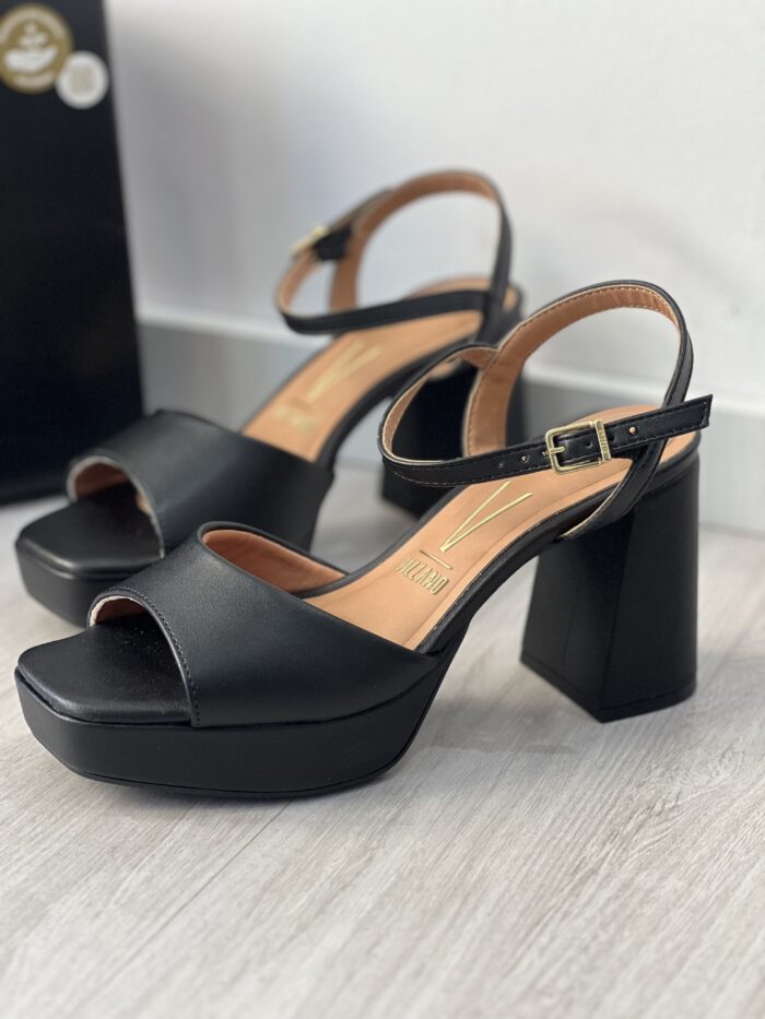 sandalia salto bloco preto vizzano 6472 207