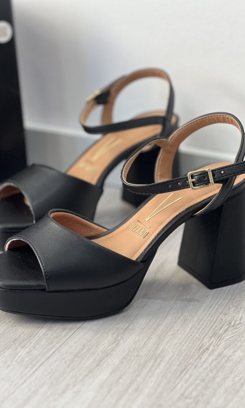 sandalia salto bloco preto vizzano 6472 207
