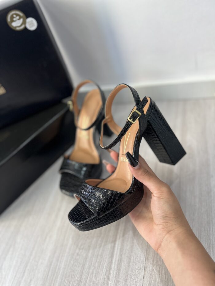 sandalia london salto bloco croco preto vizzano 6551 100 sandalia london salto bloco croco preto vizzano 6551 100