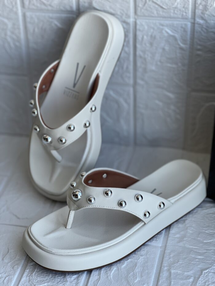 chinelo rasteira tachas off white vizzano 6506 106 chinelo rasteira tachas off white vizzano 6506 106