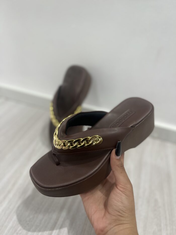 chinelo tamanco napa pele chocolate moleca 5503 117 chinelo tamanco napa pele chocolate moleca 5503 117