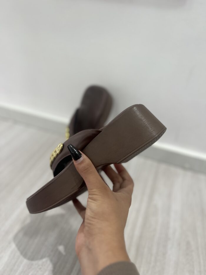 chinelo tamanco napa pele chocolate moleca 5503 117 chinelo tamanco napa pele chocolate moleca 5503 117