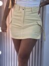 saia cargo com short lory amarelo manteiga