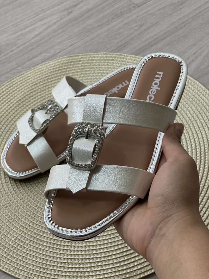 rasteira perola charm moleca off white 5435 558 rasteira perola charm moleca off white 5435 558