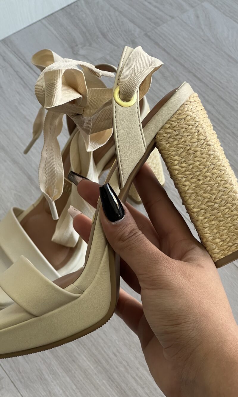 sandalia bordado creme natural vizzano 6551 301