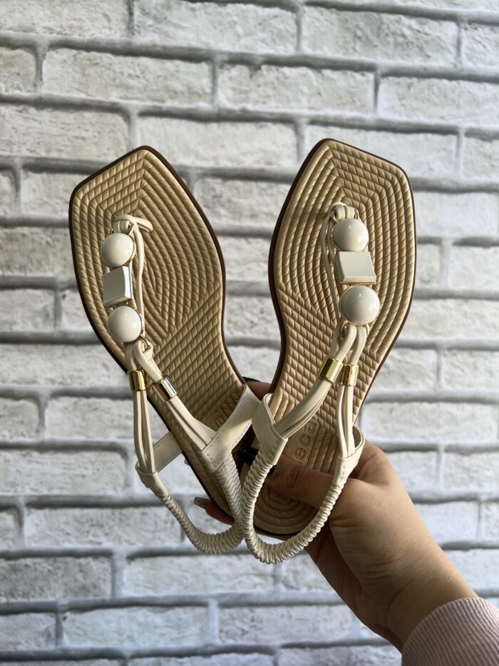 rasteira gaspea atenas off white moleca 5558 106 rasteira gaspea atenas off white moleca 5558 106