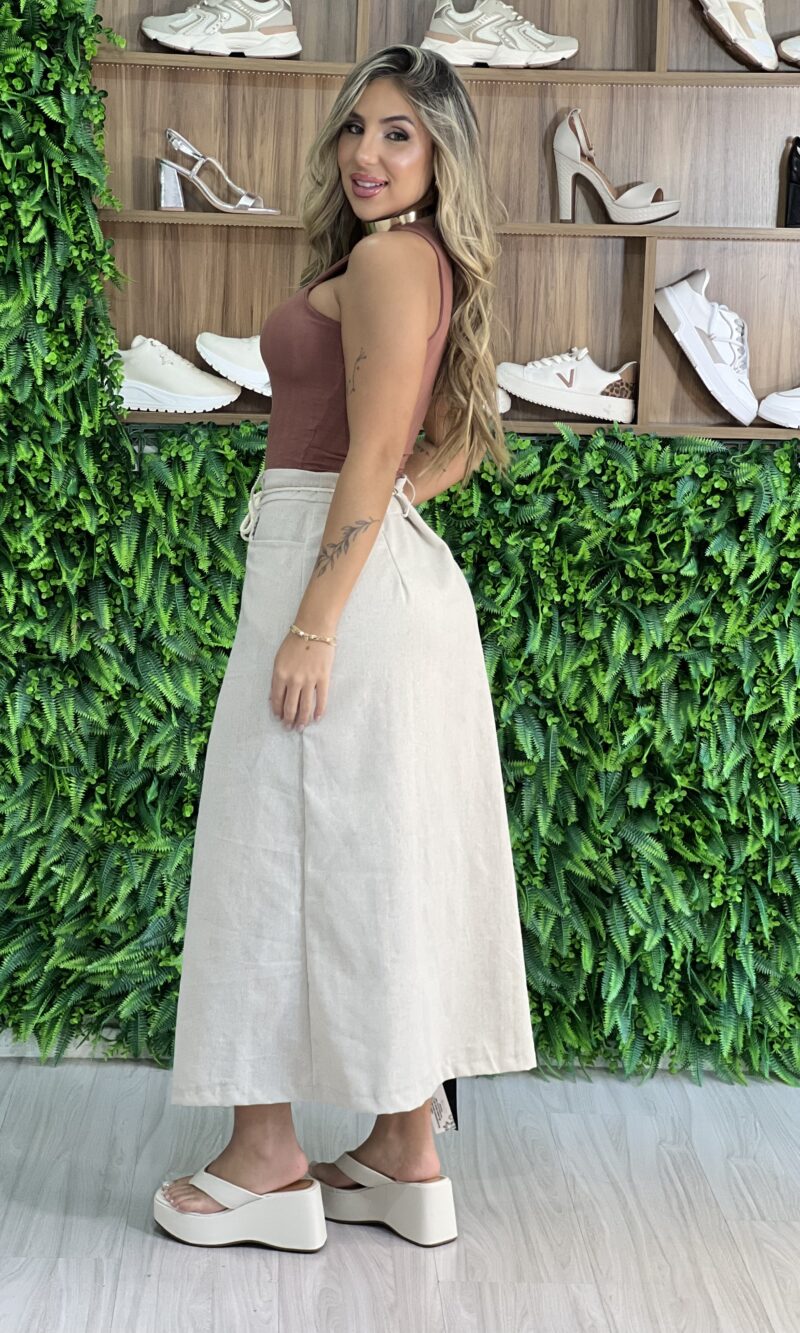 saia midi com cinto alexandrina bege